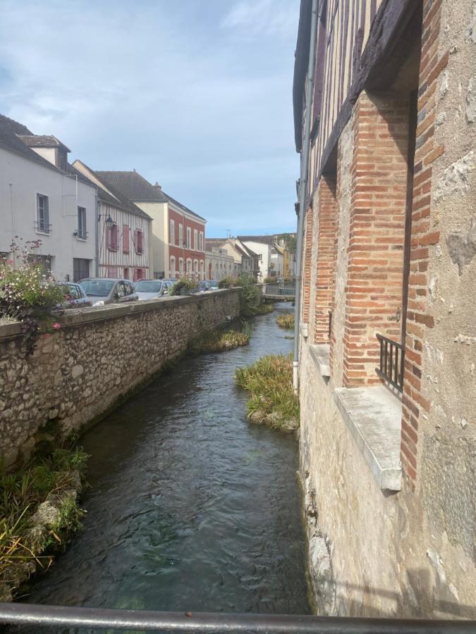 Le Marais Vous - Duplex En Centre-Ville. Provins Exteriör bild